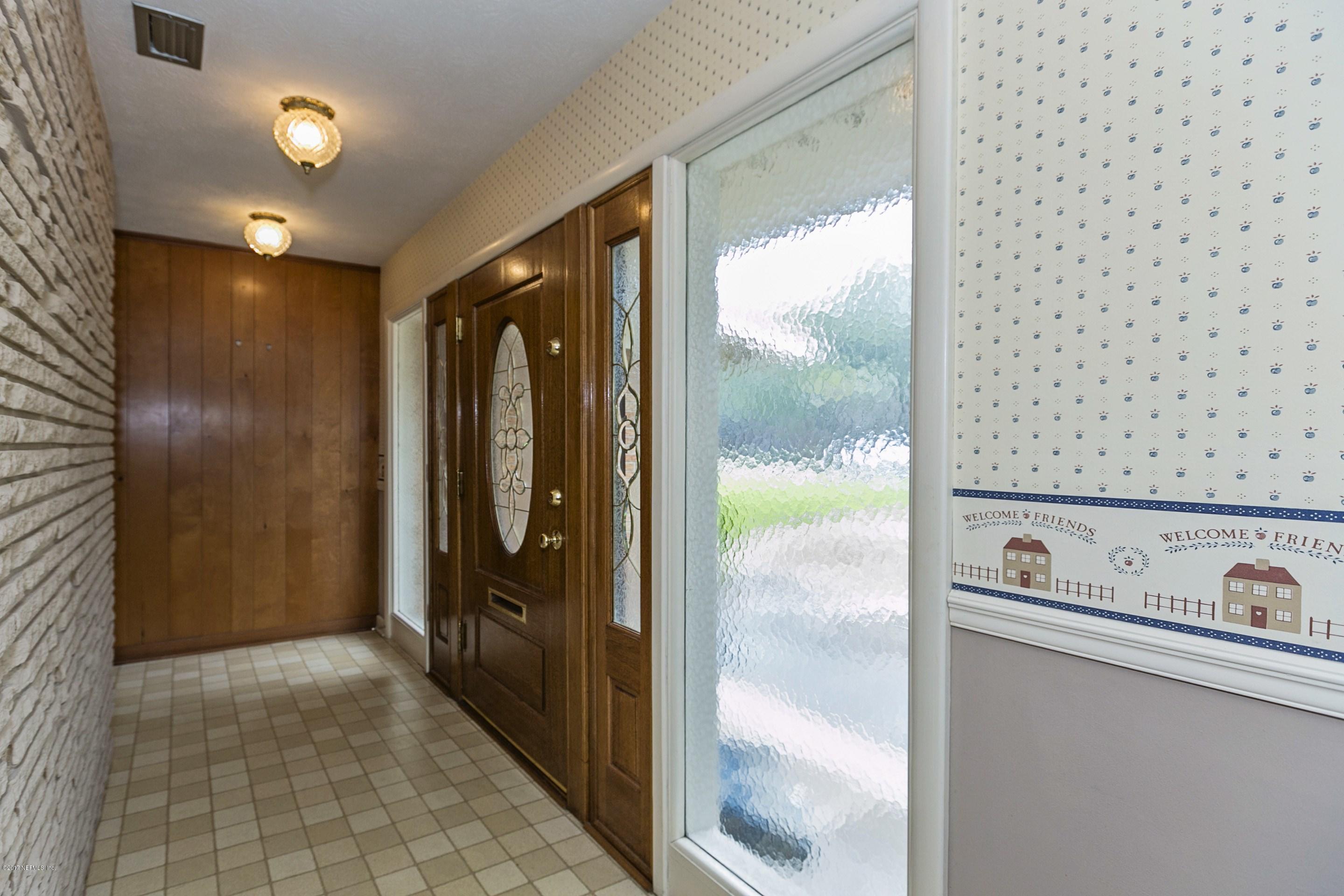 8304 Mathonia Avenue Jacksonville, FL 32211 - Photo 3 of 22 Foyer