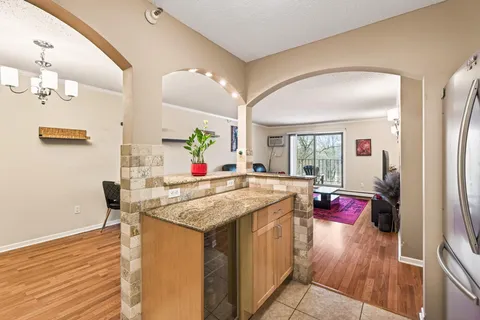 $184,900 | 5645 Green Cir Drive, Unit 108, Hopkins, MN 55343