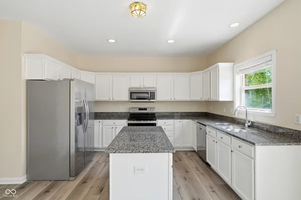 $2,800 | 4091 Huntsman Drive, Zionsville, IN 46077