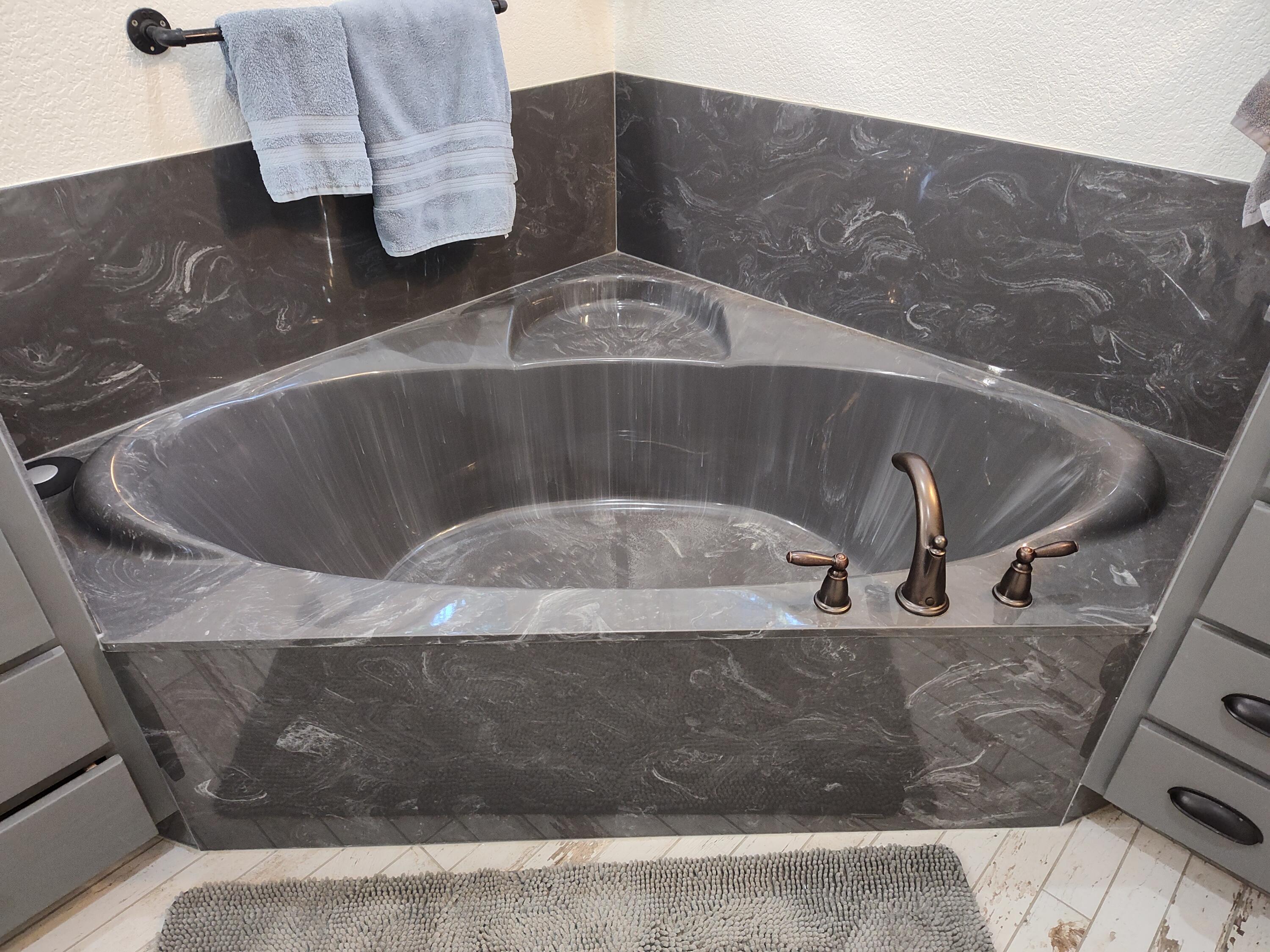 2373 East 540th Road Buffalo, MO 65622 - Photo 23 of 67 Master soaking tub