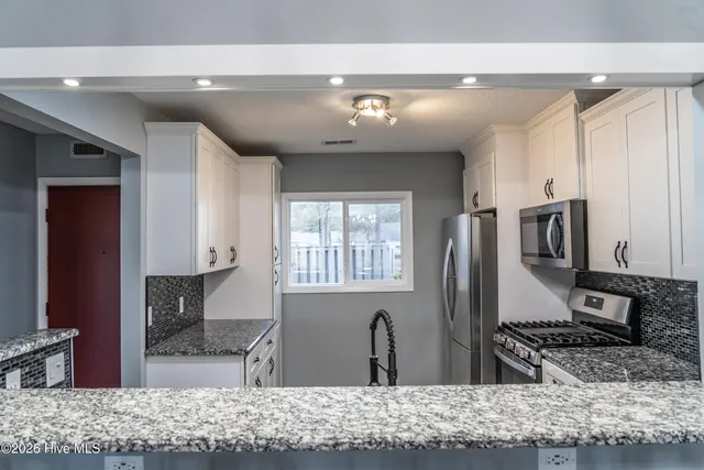 $2,100 | 109 Mallard Cove, Vass, NC 28394