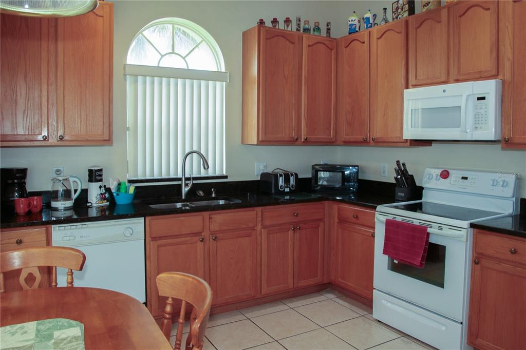 2643 Oneida Loop Kissimmee, FL 34747 - Photo 52 of 93 Gallery Image 52