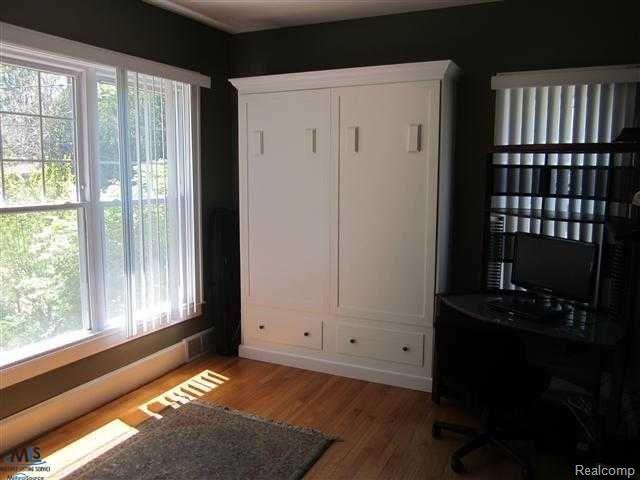 15600 Charles R Avenue Eastpointe, MI 48021 - Photo 13 of 20 31104608-15.jpg