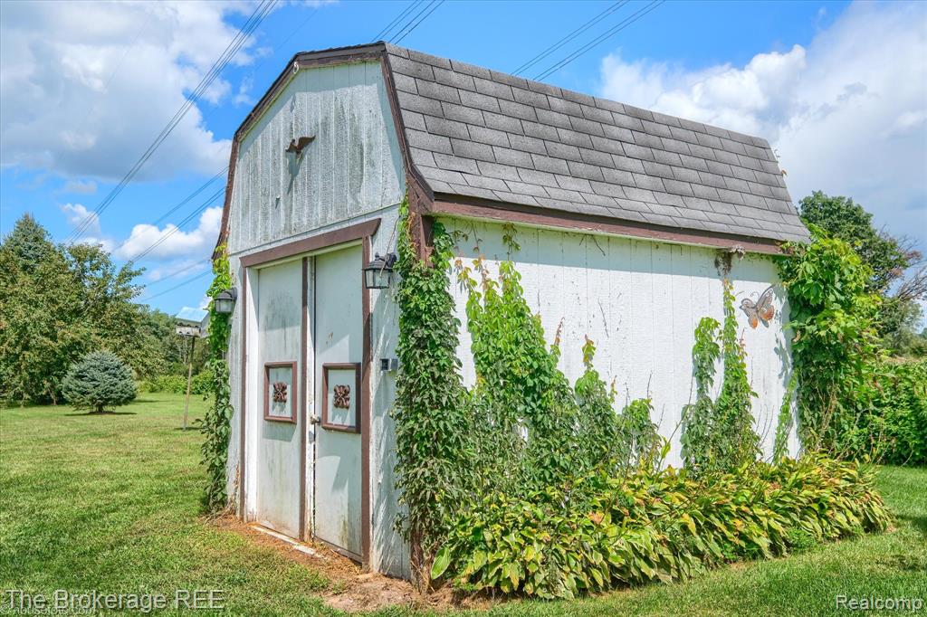 6129 Lake Road Millington, MI 48746 - Photo 44 of 47