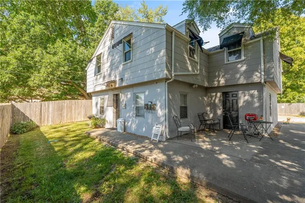 $227,900 | 2022 South Hedges Avenue, Independence, MO 64052