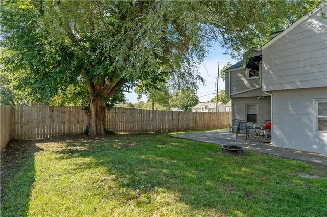 $230,000 | 2022 South Hedges Avenue, Independence, MO 64052