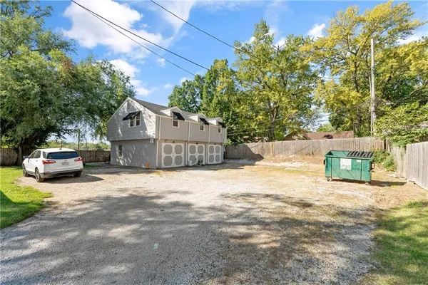 $227,900 | 2022 South Hedges Avenue, Independence, MO 64052