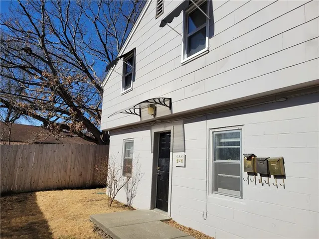 $230,000 | 2022 South Hedges Avenue, Independence, MO 64052