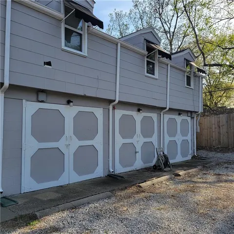 $230,000 | 2022 South Hedges Avenue, Independence, MO 64052