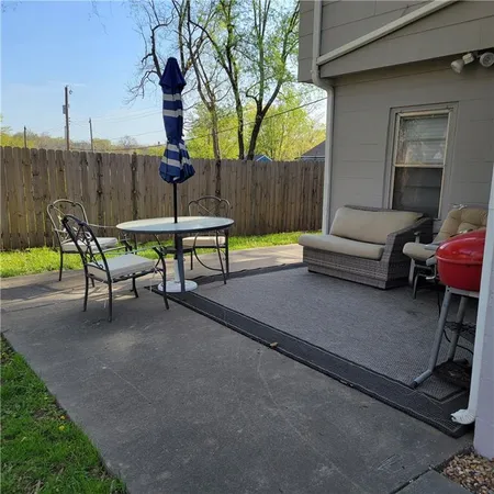 $227,900 | 2022 South Hedges Avenue, Independence, MO 64052