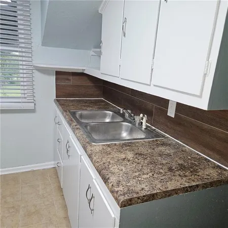 $227,900 | 2022 South Hedges Avenue, Independence, MO 64052