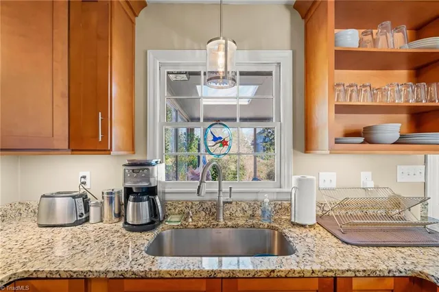 $450,000 | 610 Colonial Drive, High Point, NC 27262