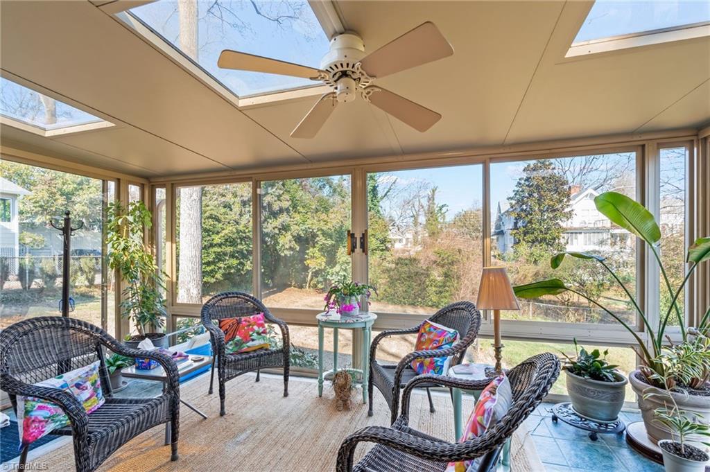 610 Colonial Drive High Point, NC 27262 - Photo 14 of 38