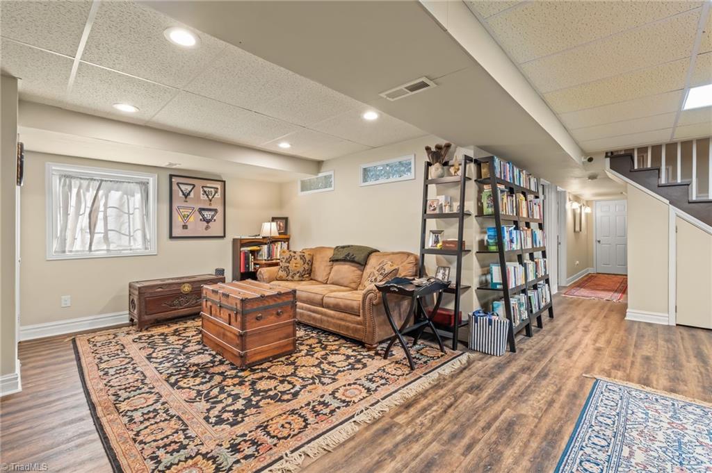 610 Colonial Drive High Point, NC 27262 - Photo 25 of 38