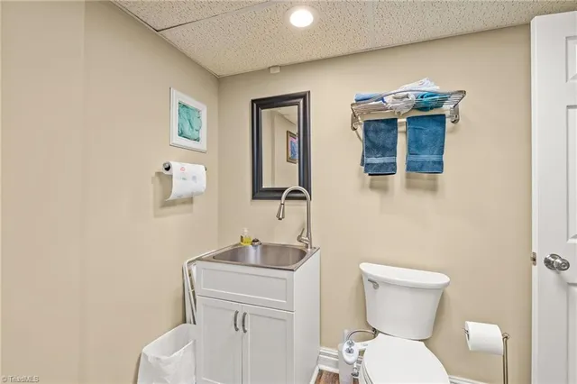 $450,000 | 610 Colonial Drive, High Point, NC 27262