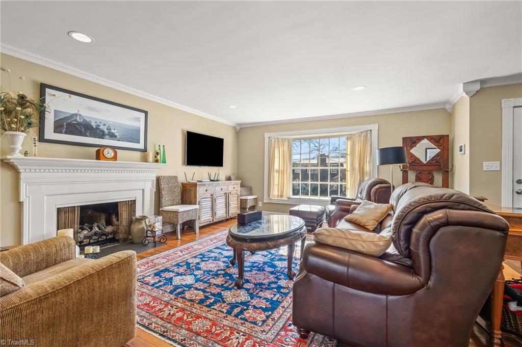 610 Colonial Drive High Point, NC 27262 - Photo 6 of 38