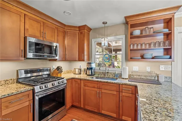 $450,000 | 610 Colonial Drive, High Point, NC 27262