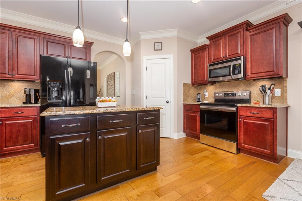 105 Mountain Ridge Court King, NC 27021 - Photo 16 of 43 Island in kitchen