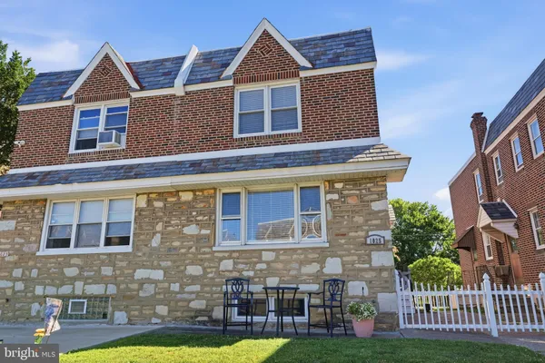 $349,900 | 1025 Friendship Street, Philadelphia, PA 19111