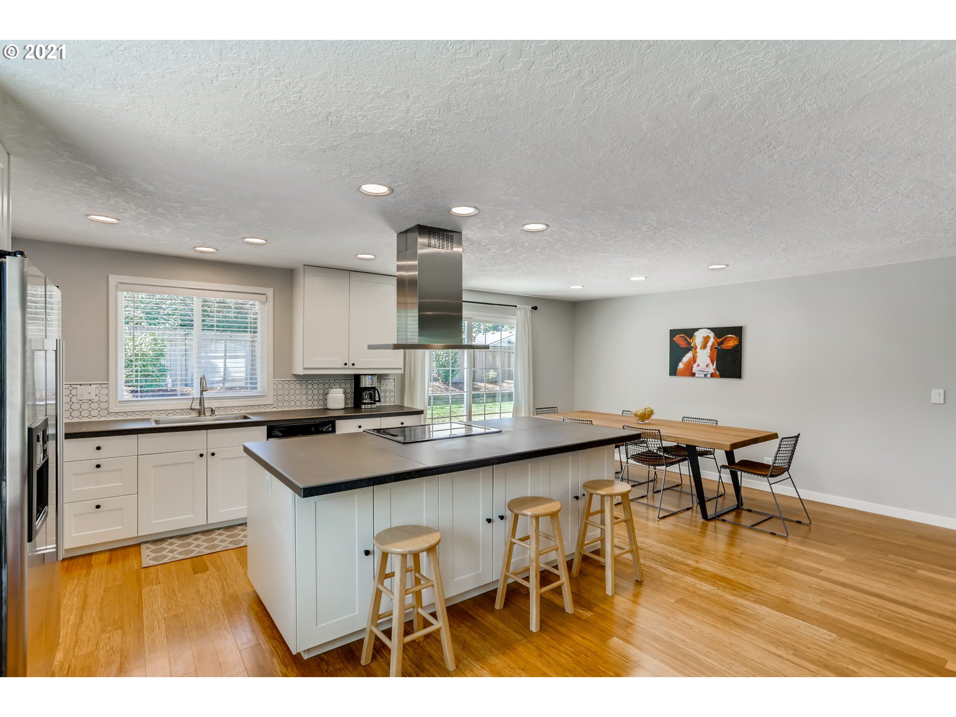 8960 Southwest Arapaho Road Tualatin, OR 97062 - Photo 11 of 29 Gallery Image 11