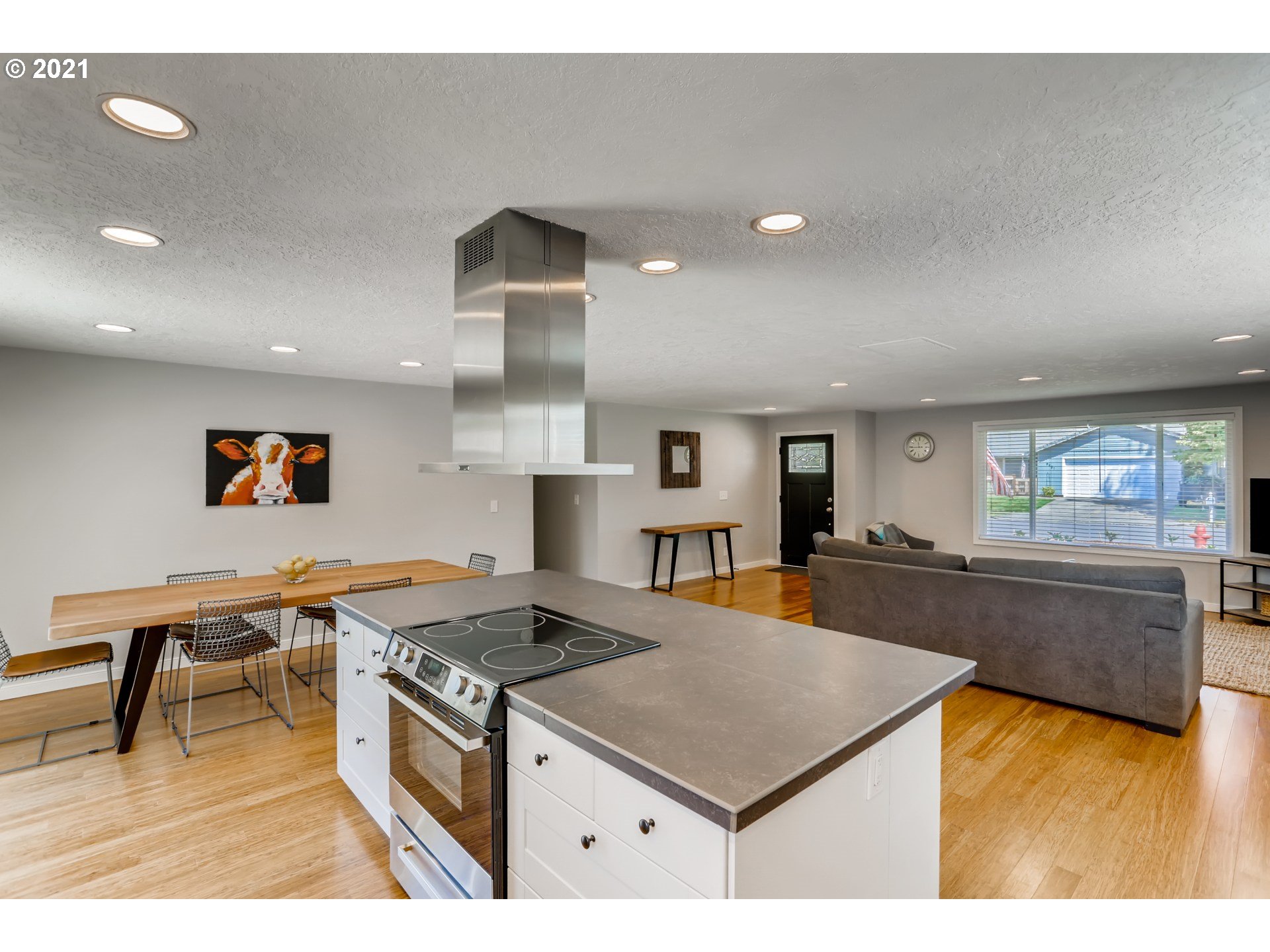 8960 Southwest Arapaho Road Tualatin, OR 97062 - Photo 13 of 29 Gallery Image 13