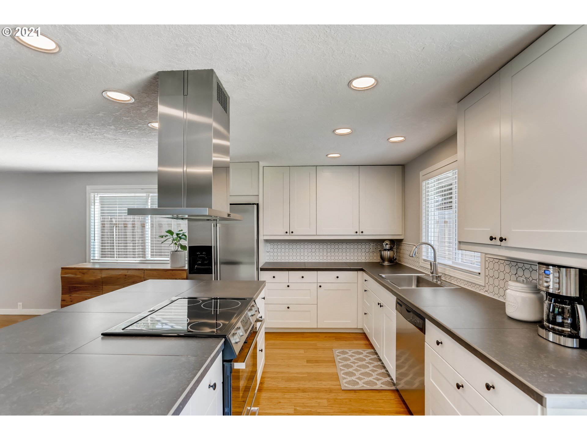 8960 Southwest Arapaho Road Tualatin, OR 97062 - Photo 14 of 29 Gallery Image 14