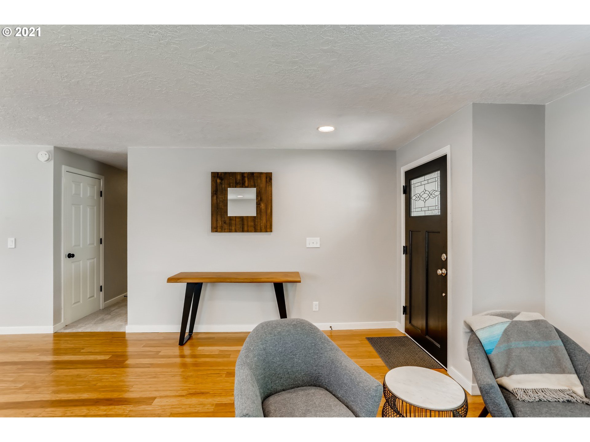8960 Southwest Arapaho Road Tualatin, OR 97062 - Photo 3 of 29 Gallery Image 3