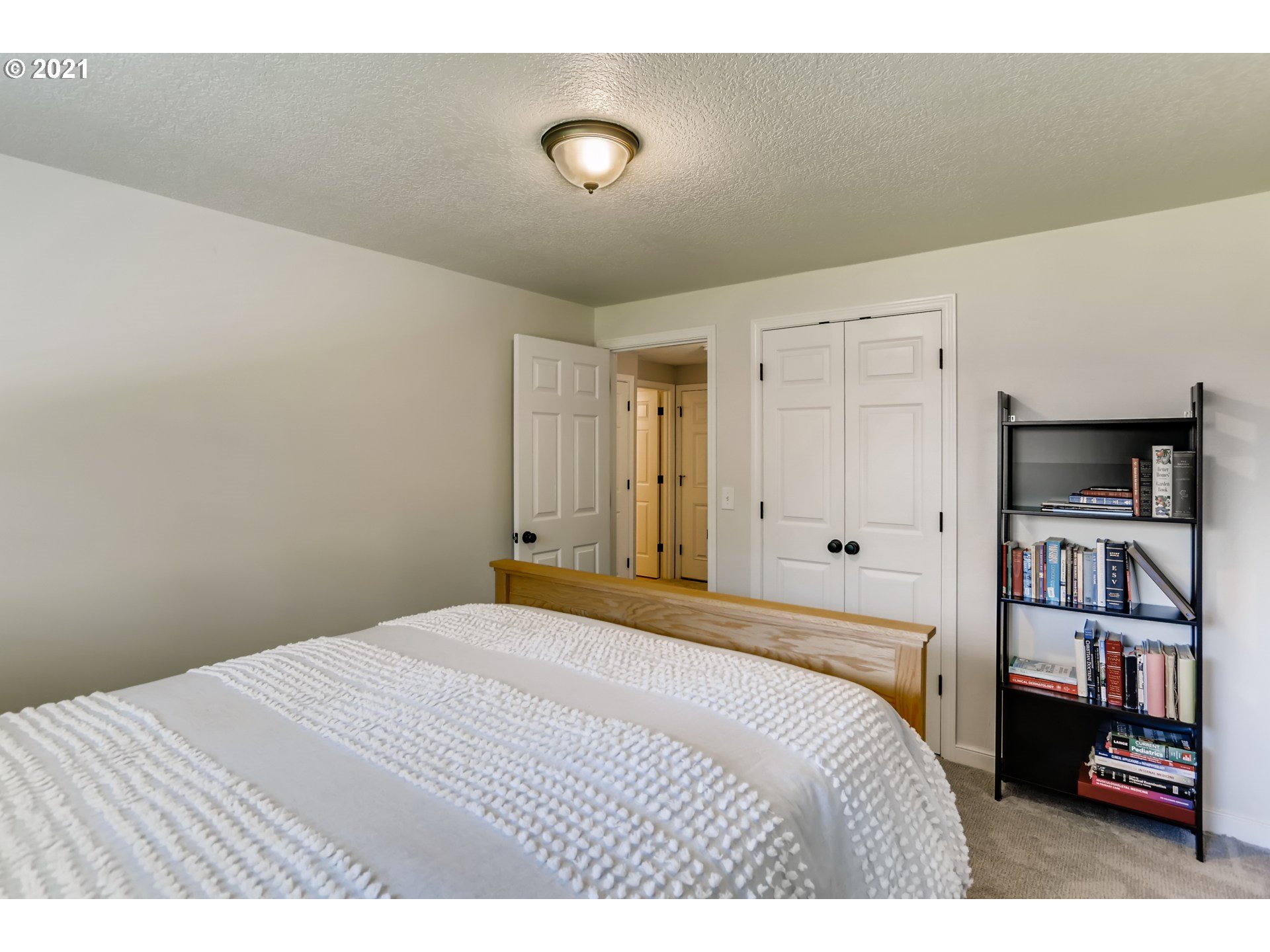 8960 Southwest Arapaho Road Tualatin, OR 97062 - Photo 22 of 29 Gallery Image 22