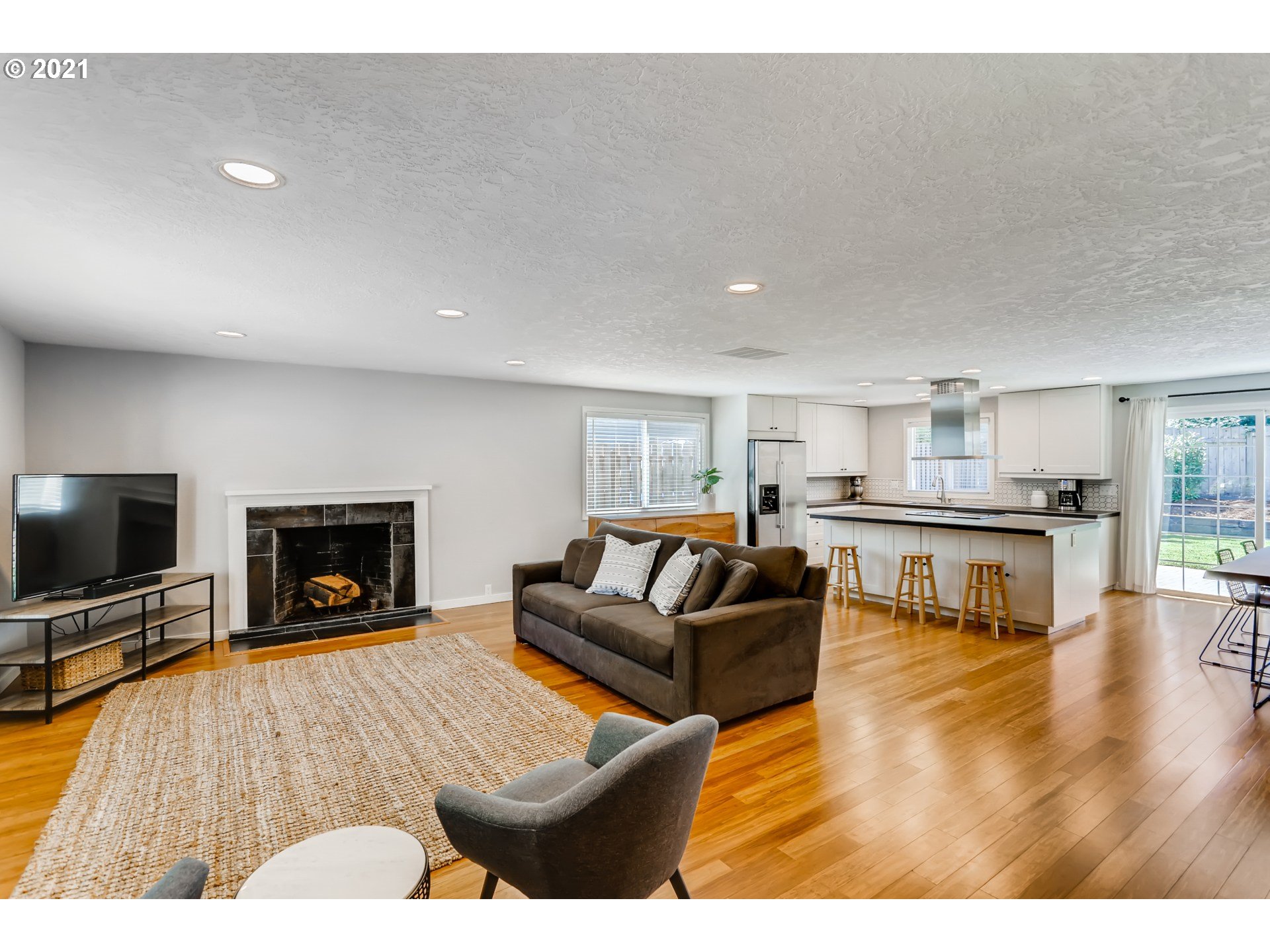 8960 Southwest Arapaho Road Tualatin, OR 97062 - Photo 7 of 29 Gallery Image 7