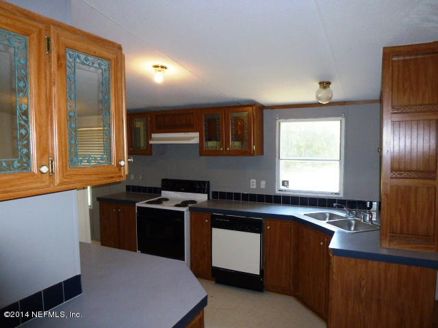 3855 Starratt Road Jacksonville, FL 32226 - Photo 3 of 18 Kitchen 3