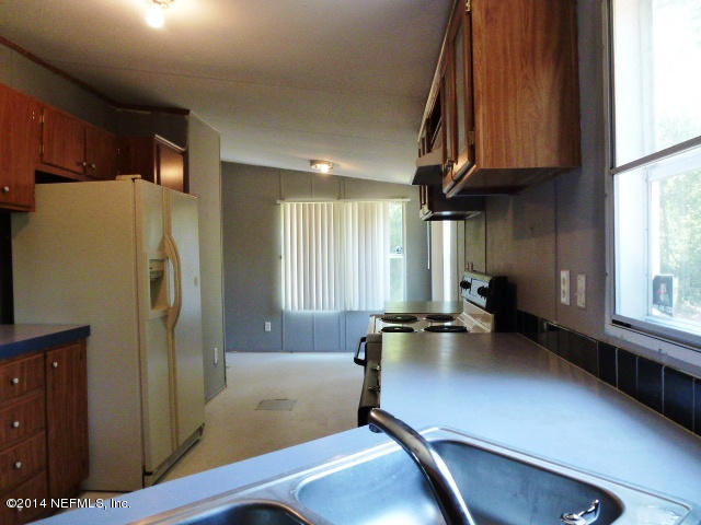 3855 Starratt Road Jacksonville, FL 32226 - Photo 4 of 18 Kitchen 2
