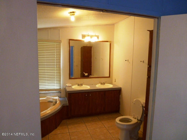 3855 Starratt Road Jacksonville, FL 32226 - Photo 5 of 18 Master Bathroom
