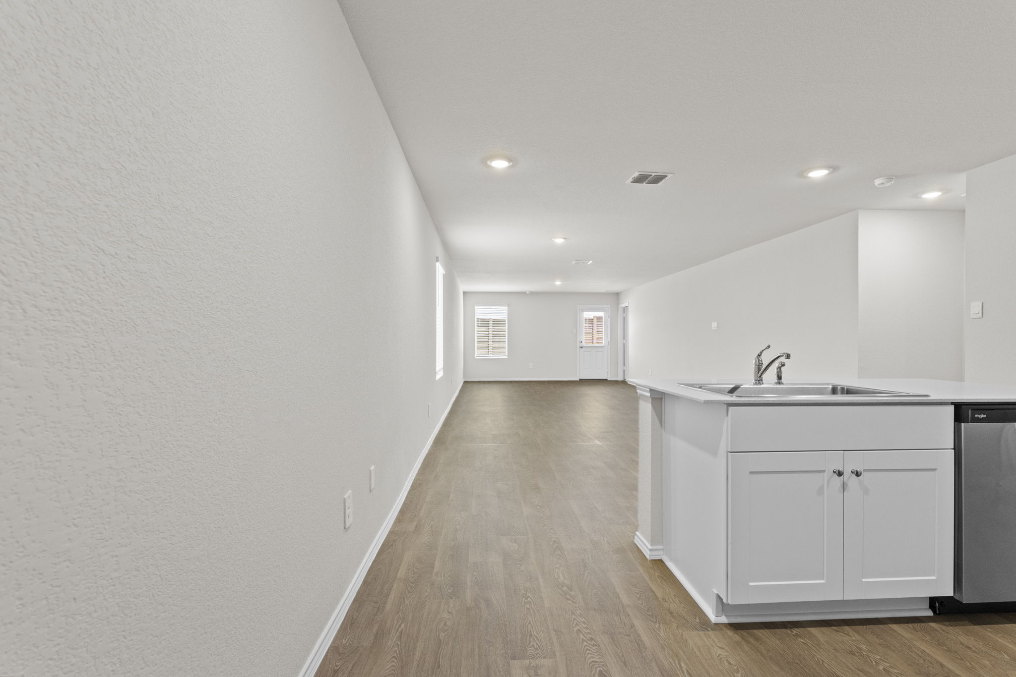 307 Wild Goose Drive Luling, TX 78648 - Photo 4 of 32