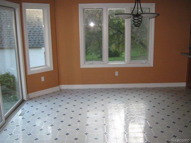 5214 North Rochester Road Rochester, MI 48306 - Photo 9 of 23 Breakfast Area