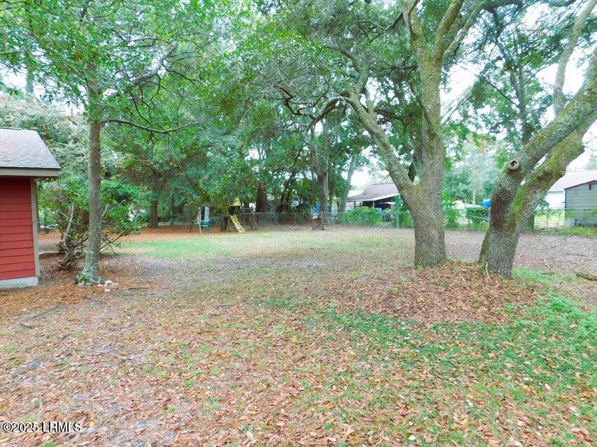 4348 Pinewood Circle Beaufort, SC 29906 - Photo 16 of 20 Large Fenced Backyard