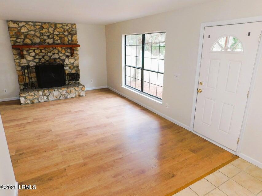 4348 Pinewood Circle Beaufort, SC 29906 - Photo 3 of 20 Living Room