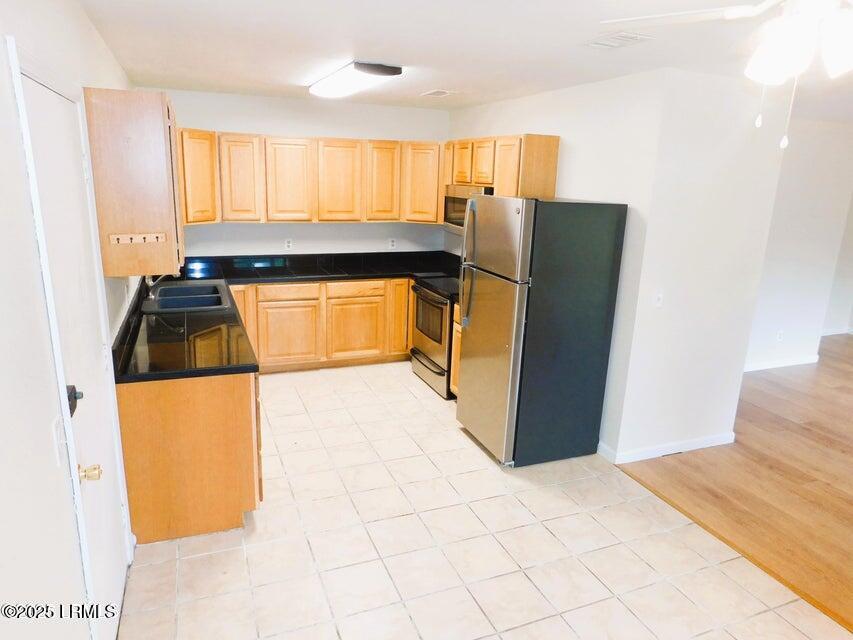 4348 Pinewood Circle Beaufort, SC 29906 - Photo 5 of 20 Kitchen