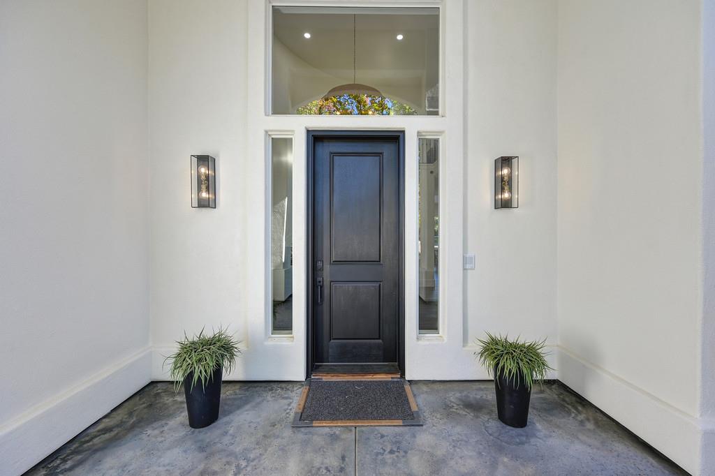 9042 Cedar Ridge Drive Granite Bay, CA 95746 - Photo 4 of 96