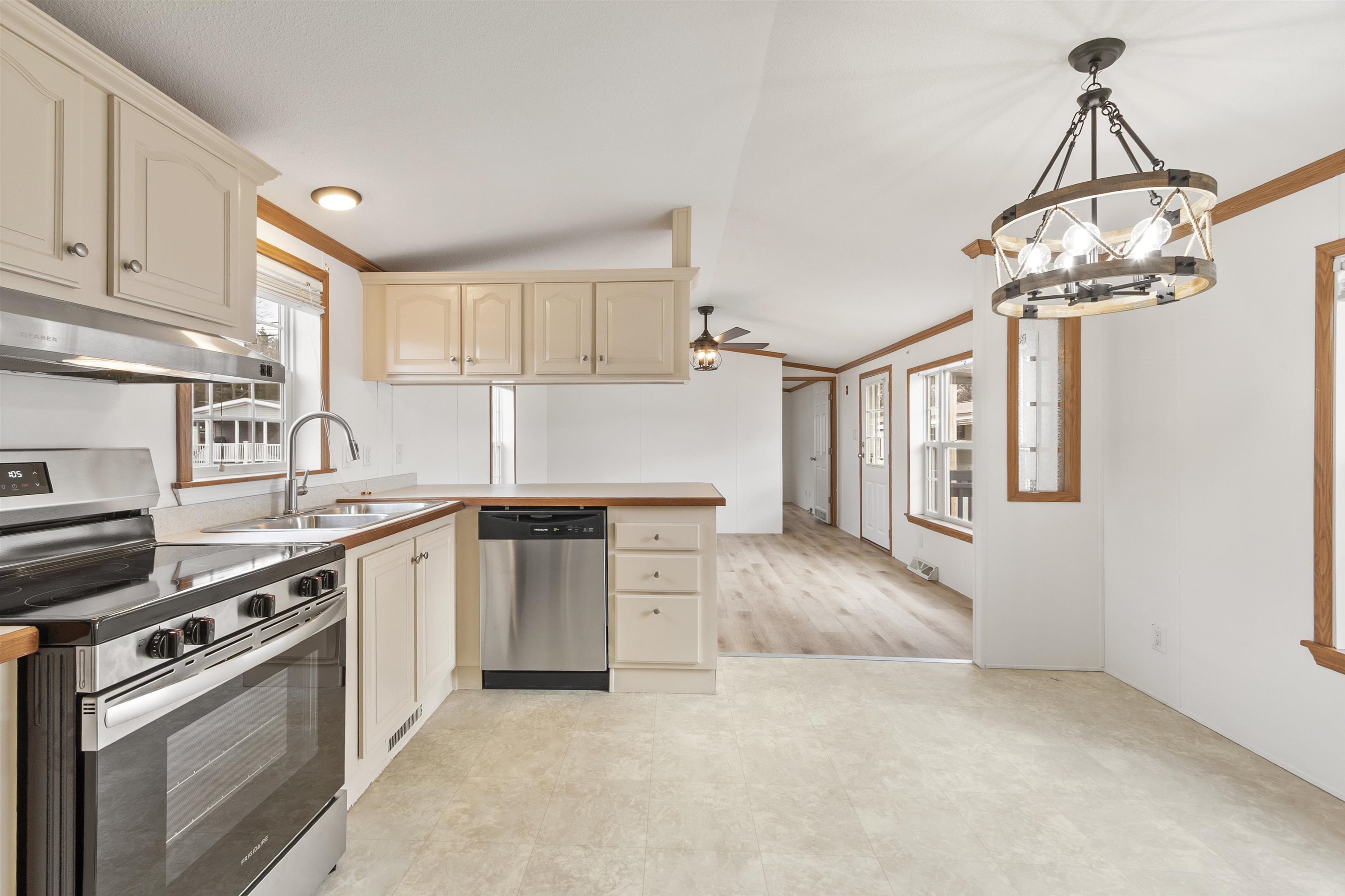 5 R Arrow Drive Salem, NH 03079 - Photo 13 of 29