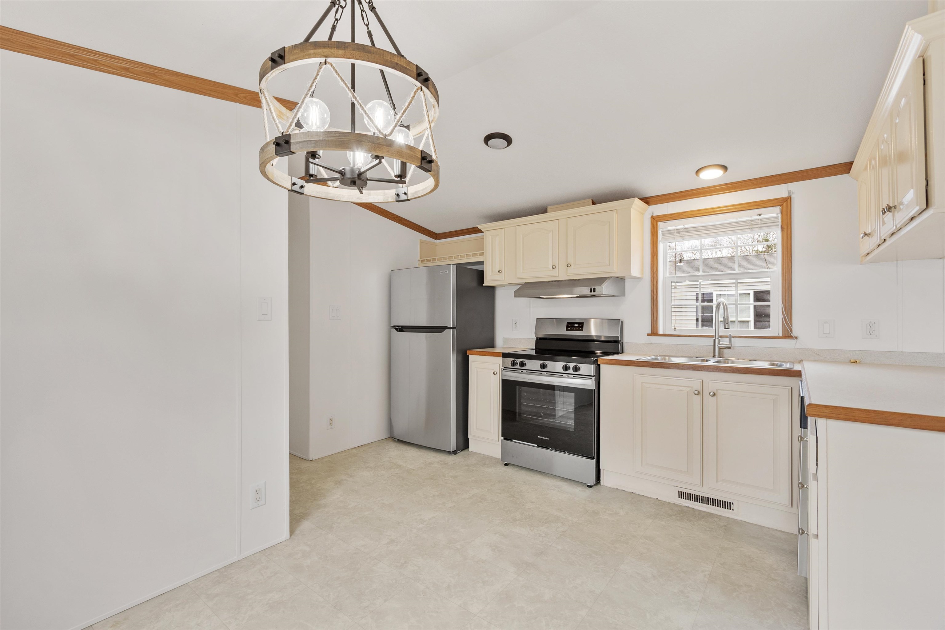 5 R Arrow Drive Salem, NH 03079 - Photo 14 of 29