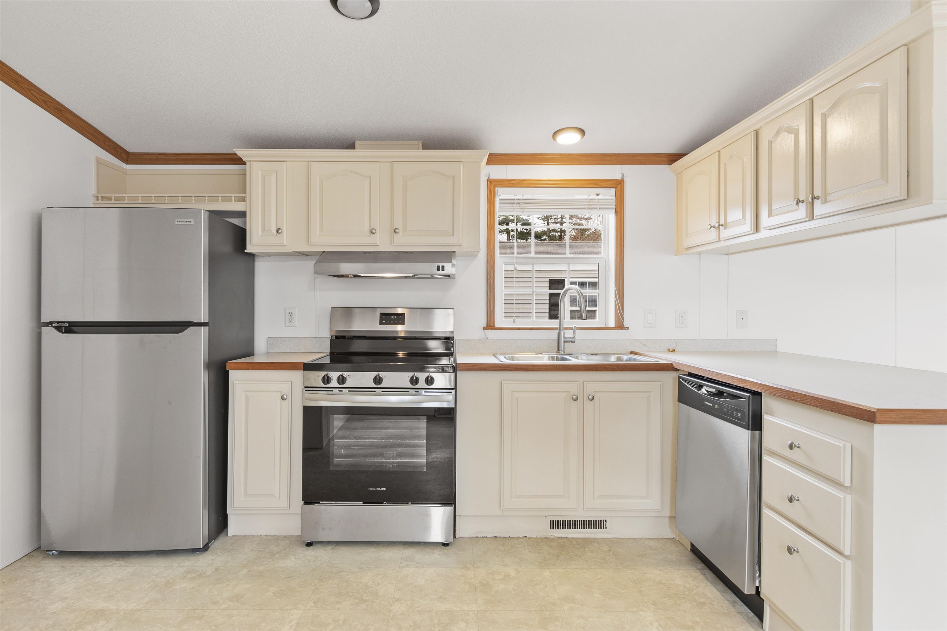 5 R Arrow Drive Salem, NH 03079 - Photo 15 of 29