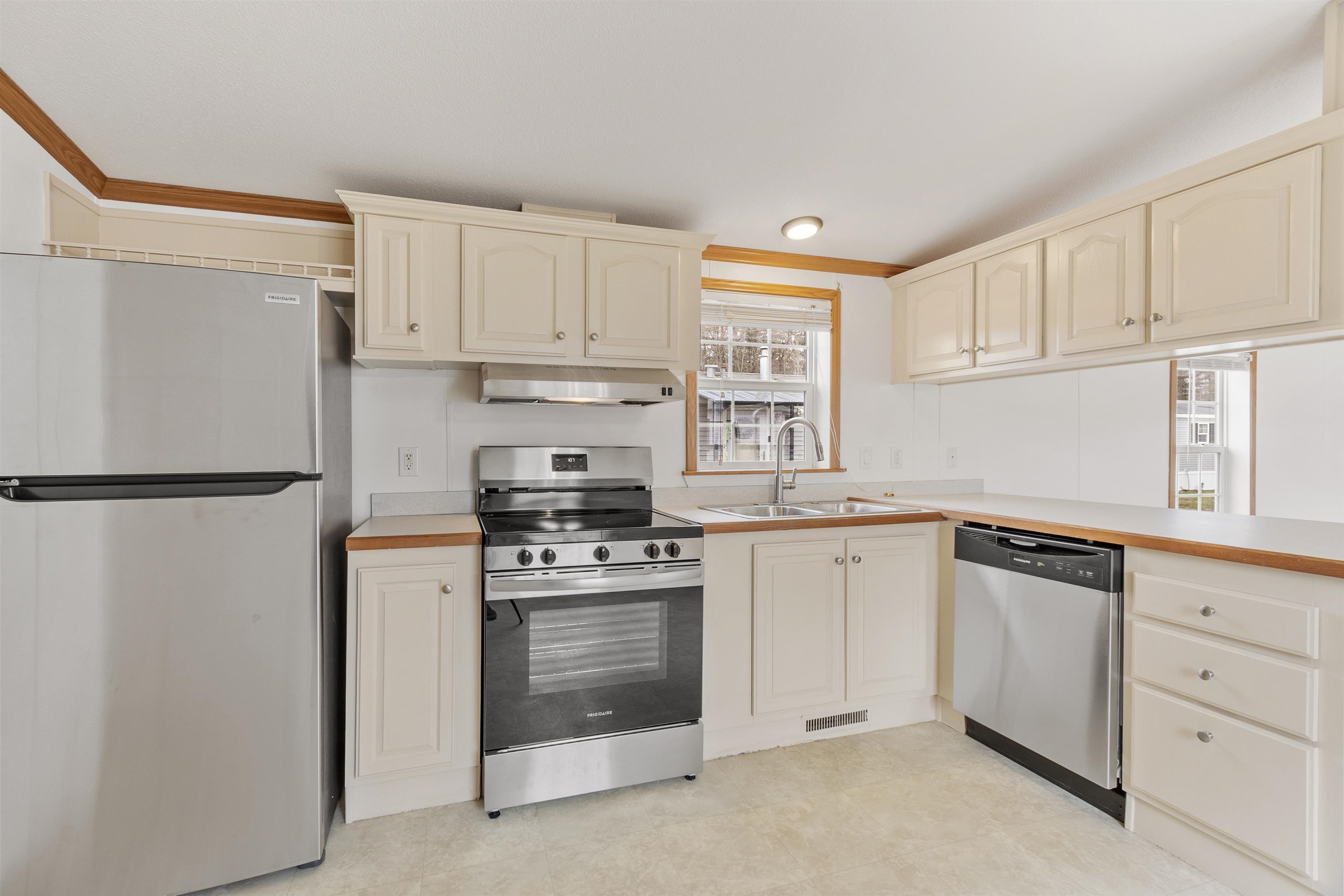 5 R Arrow Drive Salem, NH 03079 - Photo 17 of 29