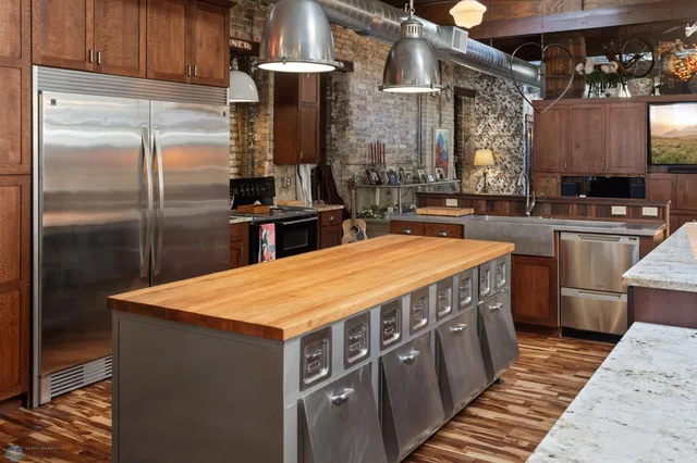 $1,850,000 | 214 Broadway North, Fargo, ND 58102