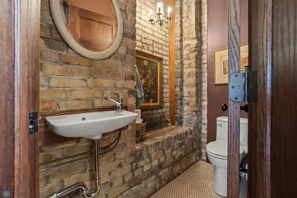 $1,850,000 | 214 Broadway North, Fargo, ND 58102