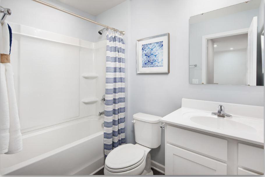 109 Picard Loop Santee, SC 29142 - Photo 10 of 11 Bathroom