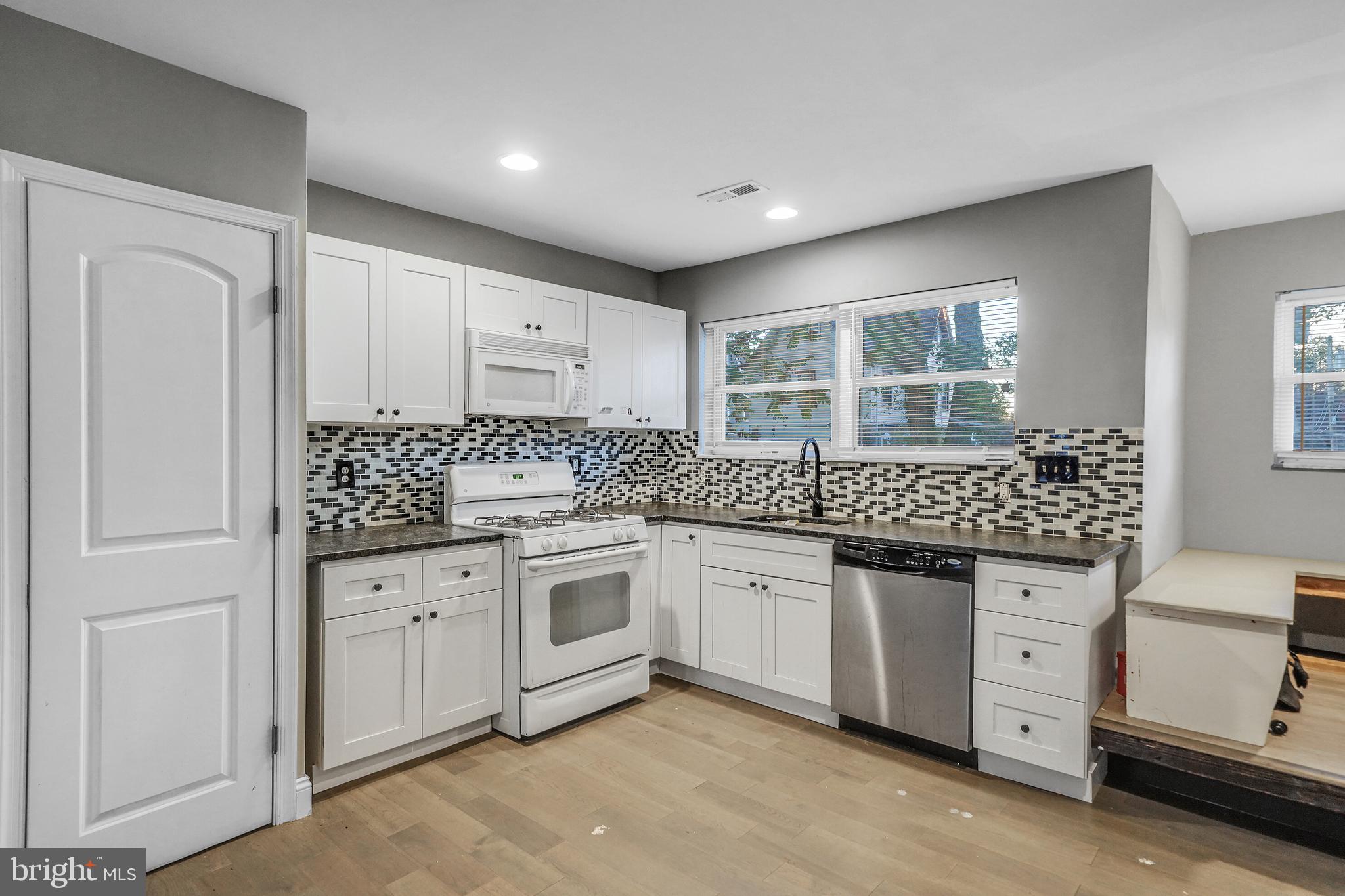 140 Laurel Road Sharon Hill, PA 19079 - Photo 2 of 3 Gallery Image 2