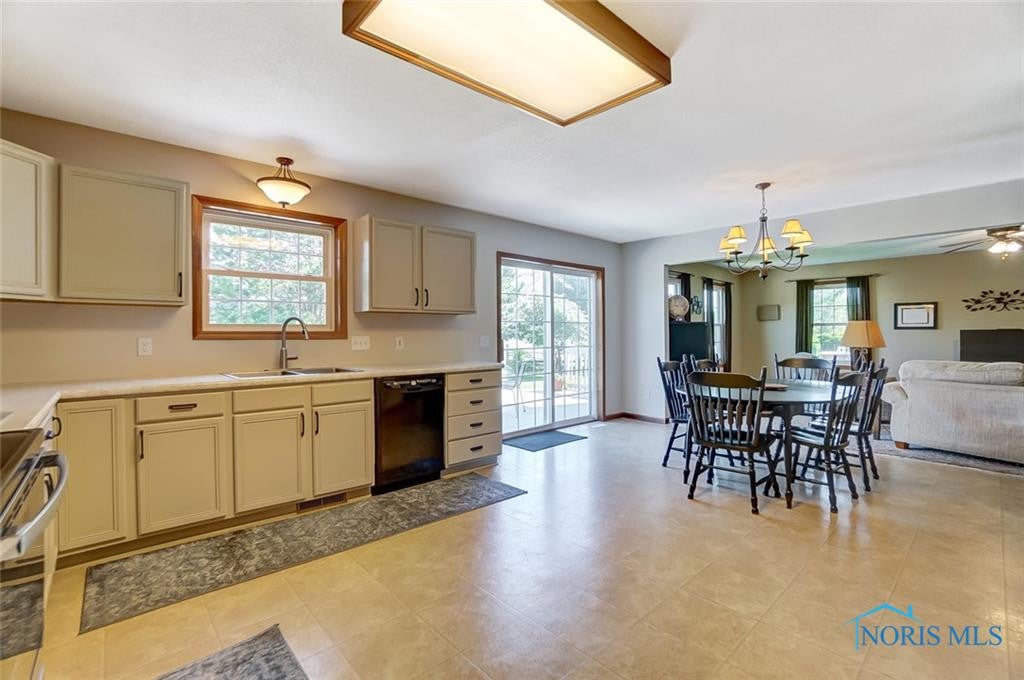 1452 Cardinal Road Bowling Green, OH 43402 - Photo 17 of 47 Gallery Image 17
