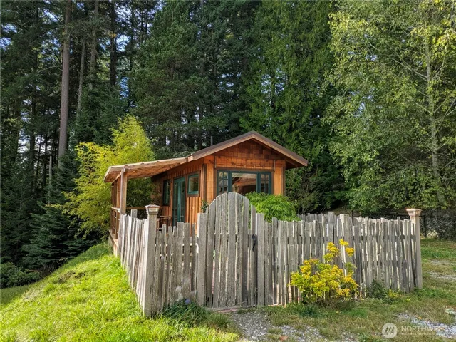 a view of a wooden fence