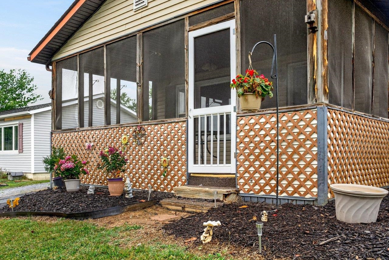 63 Westgate Road Verona, VA 24482 - Photo 3 of 63 Gallery Image 3