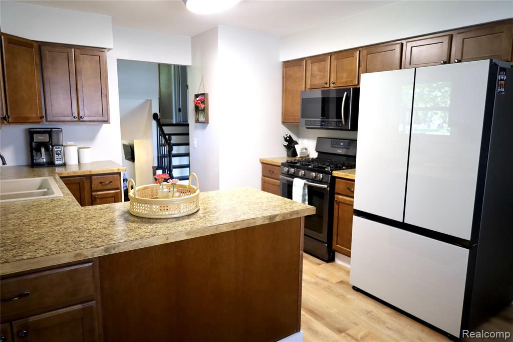 9509 Midland Road Freeland, MI 48623 - Photo 9 of 28